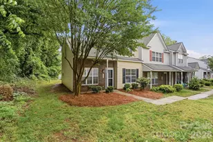 7621 Petrea Ln, Charlotte, NC 28227 - Photo 3