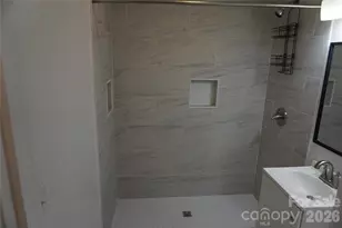 1124 W Mauney Ave, Gastonia, NC 28052 - Photo 21