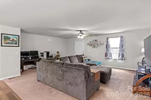 104 Sandtrap Dr, Statesville, NC 28677 - Photo 3