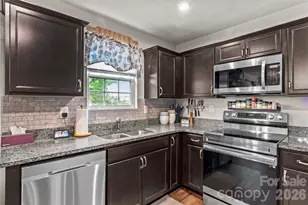 104 Sandtrap Dr, Statesville, NC 28677 - Photo 13
