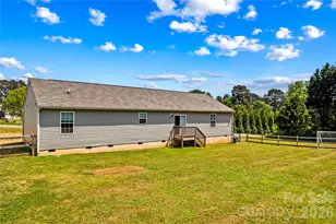 104 Sandtrap Dr, Statesville, NC 28677 - Photo 29