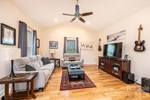 1092 33rd Avenue Loop NE, Hickory, NC 28601 - Photo 9