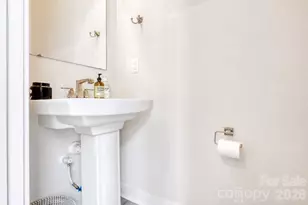 268 Parkwood Ave, Charlotte, NC 28206 - Photo 17