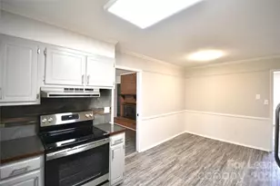 100 Old Farm Ct, Matthews, NC 28104 - Photo 7