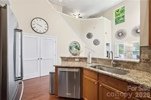 4613 Craigmoss Ln, Charlotte, NC 28278 - Photo 7