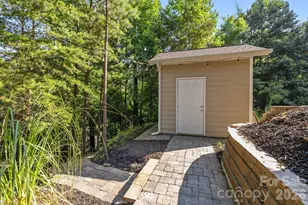 13934 Kings Carriage Ln, Charlotte, NC 28278 - Photo 35