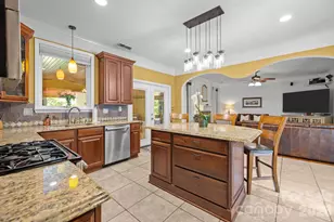 13934 Kings Carriage Ln, Charlotte, NC 28278 - Photo 9