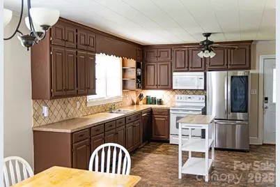1399 Ruby Spencer Street, Newton, NC 28658 - Photo 5