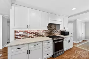 536 Inwood Dr, Charlotte, NC 28209 - Photo 17