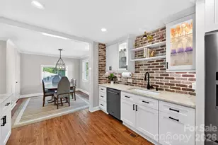 536 Inwood Dr, Charlotte, NC 28209 - Photo 15