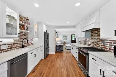 536 Inwood Drive, Charlotte, NC 28209 - Photo 13