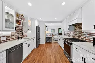536 Inwood Dr, Charlotte, NC 28209 - Photo 13