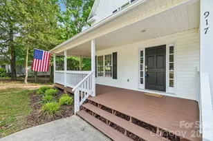 917 Clover Park Dr, Clover, SC 29710 - Photo 3
