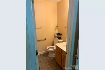 8019 Shiny Meadow Lane, Charlotte, NC 28215 - Photo 9
