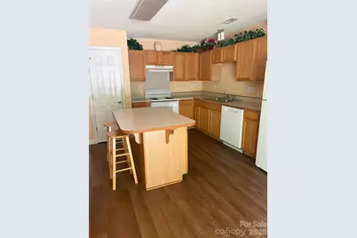 8019 Shiny Meadow Lane, Charlotte, NC 28215 - Photo 5