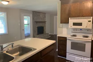 2995 Wonderland Ln, Conover, NC 28613 - Photo 5