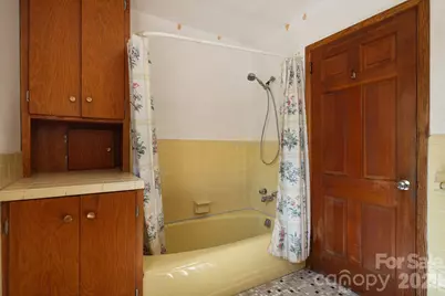 284 Chestnut Street, Mars Hill, NC 28754 - Photo 15