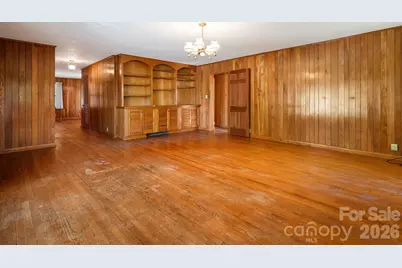 284 Chestnut Street, Mars Hill, NC 28754 - Photo 9