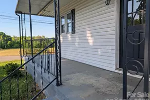 1903 Lynnwood Dr, Statesville, NC 28677 - Photo 5