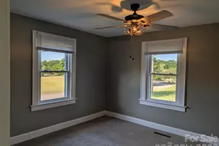 1903 Lynnwood Dr, Statesville, NC 28677 - Photo 15