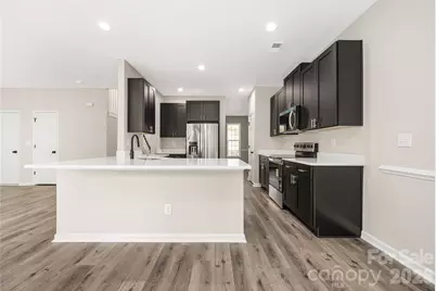 13834 Riding Hill Avenue, Charlotte, NC 28213 - Photo 11