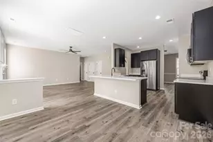 13834 Riding Hill Ave, Charlotte, NC 28213 - Photo 15