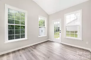13834 Riding Hill Ave, Charlotte, NC 28213 - Photo 9