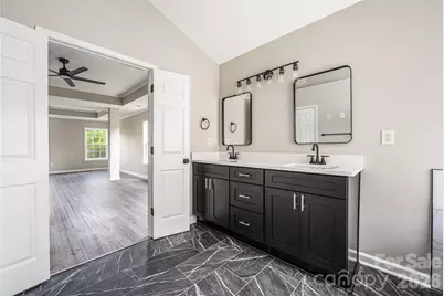 13834 Riding Hill Avenue, Charlotte, NC 28213 - Photo 19
