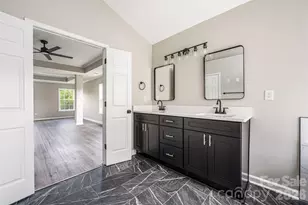 13834 Riding Hill Ave, Charlotte, NC 28213 - Photo 19