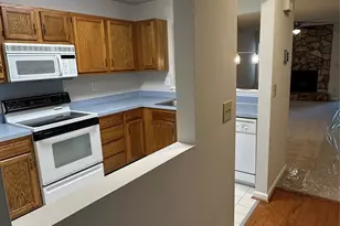 6311 Windsor Gate Ln, Charlotte, NC 28215 - Photo 7