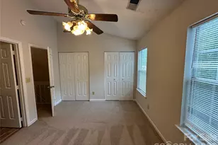6311 Windsor Gate Ln, Charlotte, NC 28215 - Photo 3