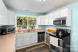 28 Cathys Cv Rd, Hendersonville, NC 28792 - Photo 9