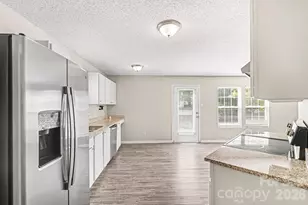 12425 Stowe Acres Dr, Charlotte, NC 28262 - Photo 7