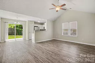 1610 Forest Stream Ct, Charlotte, NC 28213 - Photo 3
