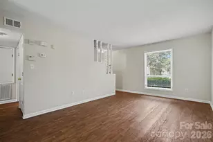 7901 Lake House Ln, Charlotte, NC 28210 - Photo 3