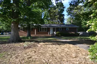 501 White Oak Ln, Matthews, NC 28104 - Photo 1