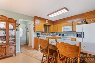 41 Vista Dr, Clyde, NC 28721 - Photo 9