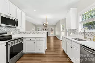 20236 Colony Point Ln, Cornelius, NC 28031 - Photo 15