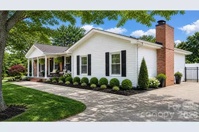 2596 Sweetbriar Circle, Lenoir, NC 28645 - Photo 1
