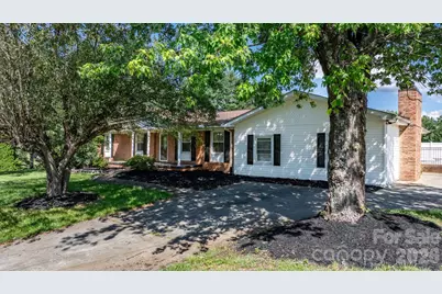 2596 Sweetbriar Circle, Lenoir, NC 28645 - Photo 3