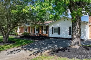 2596 Sweetbriar Cir, Lenoir, NC 28645 - Photo 3