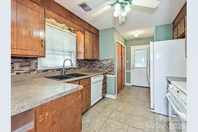 7422 Bradgate Road, Charlotte, NC 28217 - Photo 17