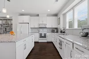 1740 Pat Garrett St, Charlotte, NC 28206 - Photo 19
