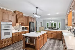 9470 Hutchinson Ln, Charlotte, NC 28216 - Photo 13