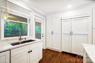 1724 Dunkirk Dr, Charlotte, NC 28203 - Photo 15