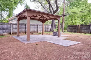 217 Circle Ave, Charlotte, NC 28207 - Photo 5