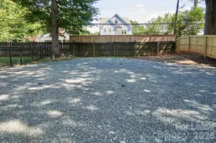 217 Circle Ave, Charlotte, NC 28207 - Photo 7