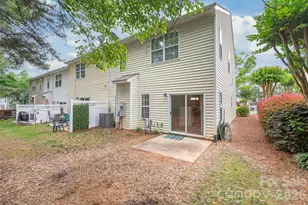 15583 Stronvar House Ln, Charlotte, NC 28277 - Photo 35