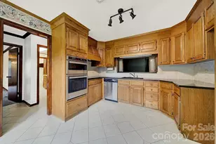 5913 Tom Query Rd, Charlotte, NC 28213 - Photo 11