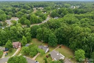 1221 Capps Hollow Dr, Charlotte, NC 28216 - Photo 29